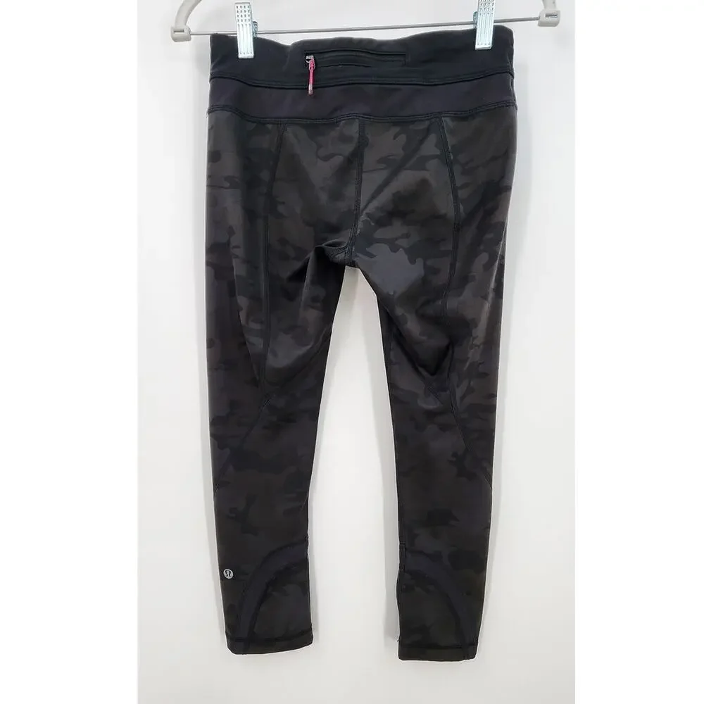 Lululemon Run Inspire Crop II Size 4 All Luxtreme Savasana Camo Black‎ Mesh